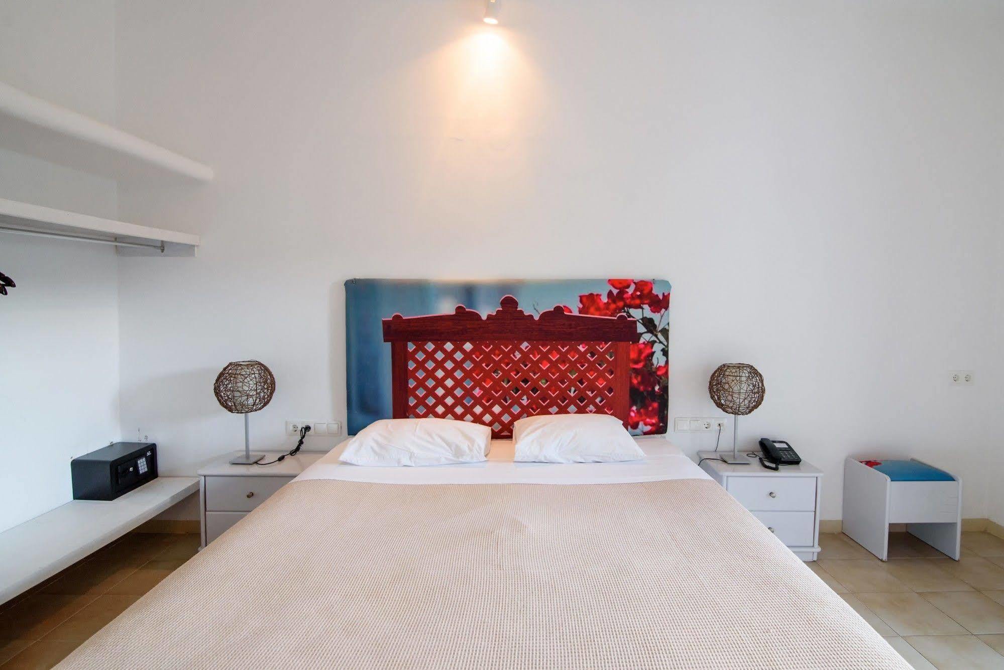 Atlas Boutique Hotel Kamari  Ngoại thất bức ảnh